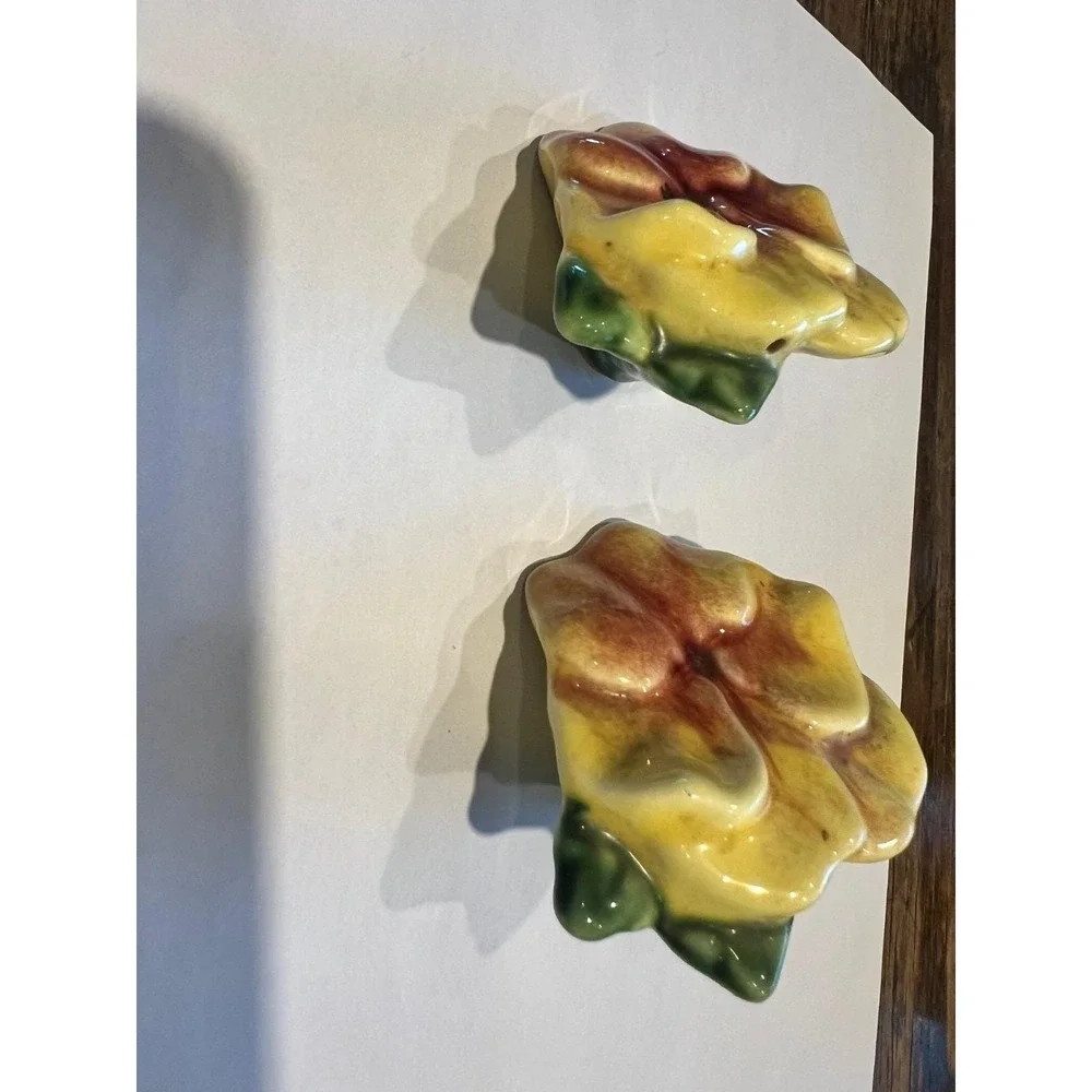 Vintage 1980's Yellow Pansy Salt & Pepper Shakers‎